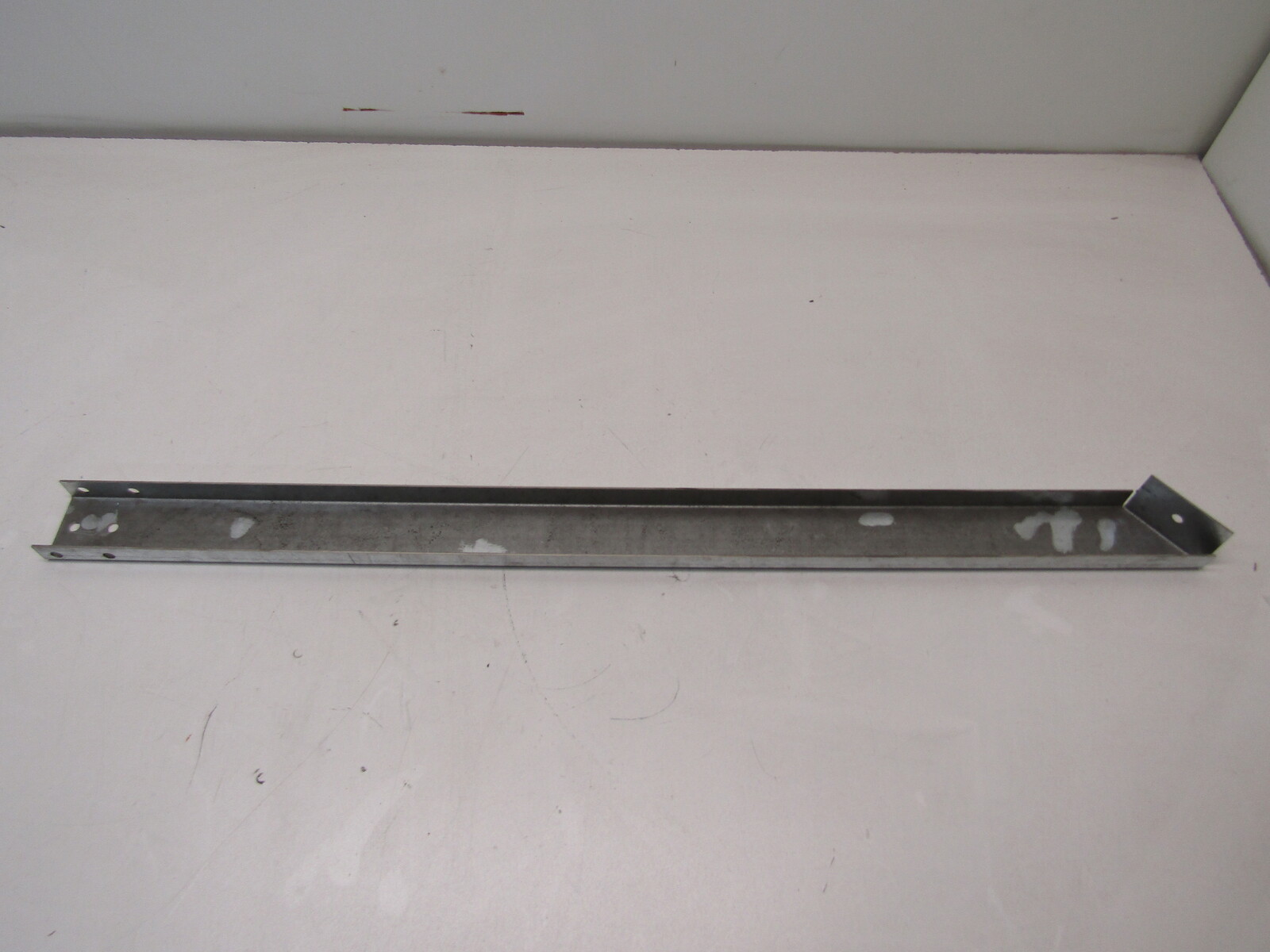 SUPPORT,LH MOTOR SUPPORT,F/TOP MOUNT SCREENER (40 DEG ROOF)